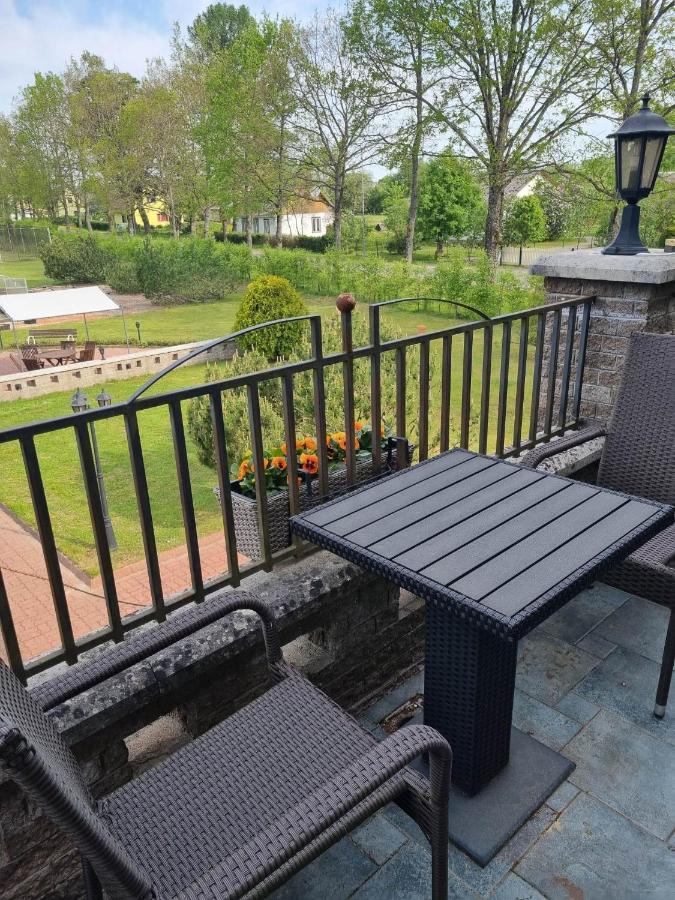 Hotell De Tolly Tõrve Extérieur photo