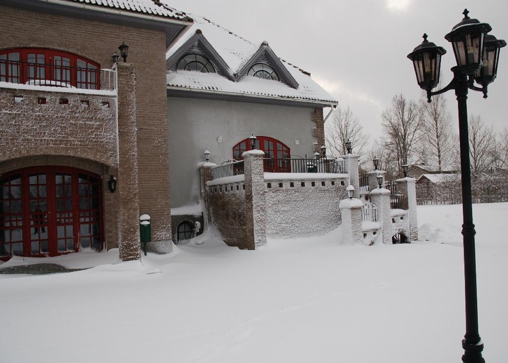 Hotell De Tolly Tõrve Extérieur photo